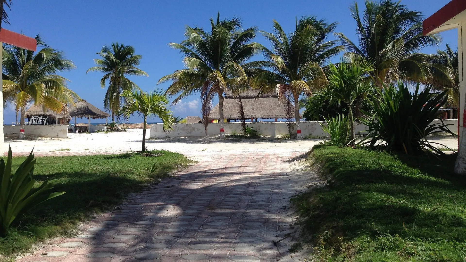 Hotel Dos Naciones Puerto Morelos